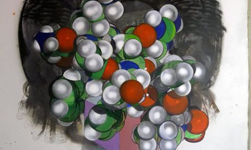 Galerie Kaple vystavuje abstraktní obrazy vyvolávající konkrétní a viditelné asociace.