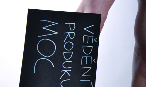 František Kowolowski vytvořil svébytnou instalaci v galerii Kaple ve Valašském Meziříčí